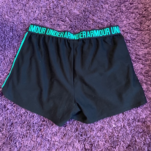 Under Armour Running Shorts - Picture 2 of 3
